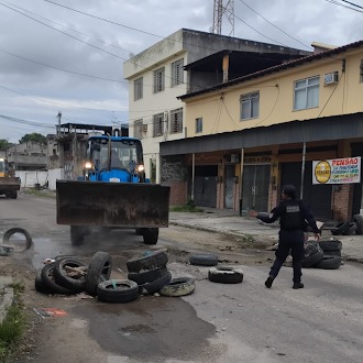 PMs de São Gonçalo recolhem 312 toneladas de barricadas com informações do Disque Denúncia